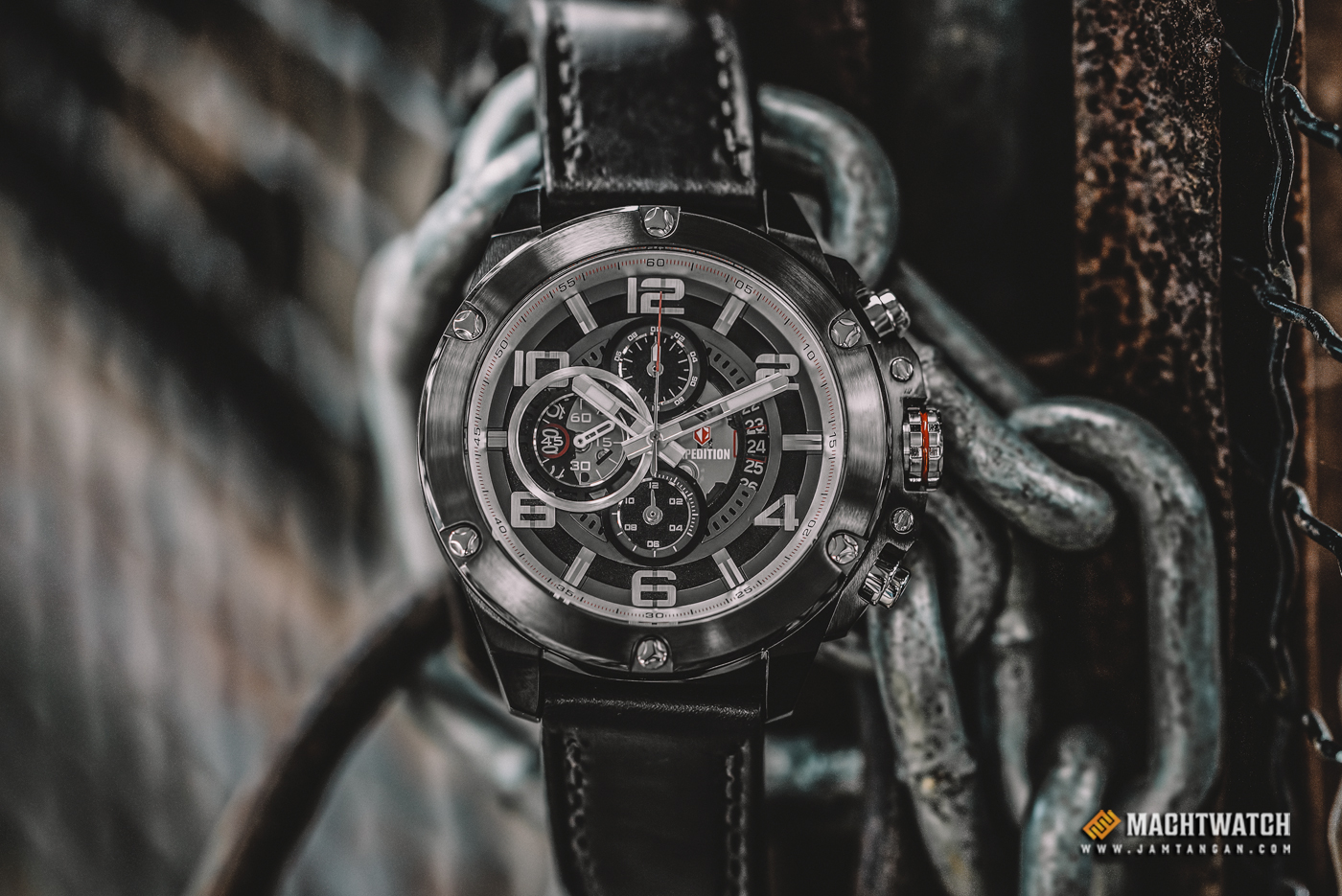 Expedition E 6752 MC LEPBA Man Chronograph Black Dial Black Leather Strap Machtwatch
